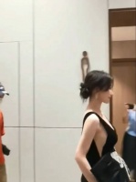 柳岩本人好瘦……