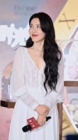 曾黎可是中戏难得一遇的校花，用颜值同意审美的女人……