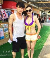 女星闪嫁小15岁鲜肉，患癌后老公一路陪伴，结婚五年恩爱如初