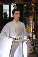 H主持下手整人气小生？白敬亭嫌弃小花？鞠婧祎抢头部被排挤？苏有朋到处拉投资？姨太问答