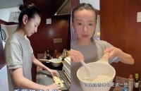 42岁董洁晒日常，坐在豪车内吃早餐毫无包袱，引起网友热议