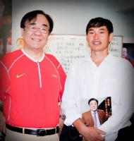 大衣哥朱之文悼念金铁霖：分享合影照表达对恩师的感激之情