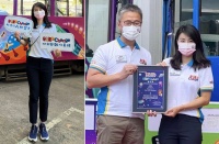 41岁郭晶晶久违现身，背平价小包包，太接地气！嫁进豪门变胖了