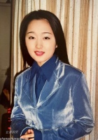 杨钰莹26年前旧照曝光，在无美颜滤镜的年代，颜值惊艳网友