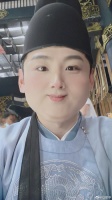 《卿卿日常》热度值破万 白敬亭晒搞怪自拍庆祝