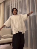 哈哈哈哈这…请多发点