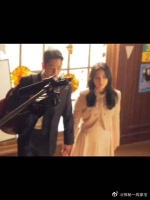 各个角度看，两个人都很完美