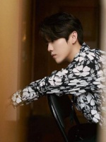 鹿晗在颁奖典礼环节虽然有些紧张还嘴瓢了……