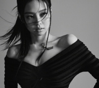 JENNIE登美版大刊封面，自曝很喜欢演戏，和德普女儿学到了很多