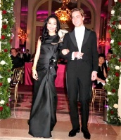 霍启刚表妹罕见出镜，身材苗条颜值超高，曾在郭晶晶婚礼抢风头