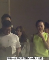 陈数老公疑似出轨！与神秘女子深夜幽会送其回家，多次拍到在一起