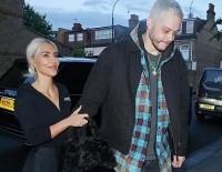 卡戴珊前任新恋情曝光！与嫩模楼道搂抱难分难舍，曾拿下7位女神