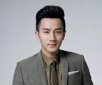 恭喜！刘恺威高调认爱内地女星李晓峰，8岁女儿小糯米还不知情