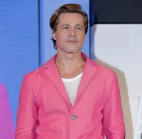 布拉德皮特曝光小26岁人妻新欢？侧脸神似年轻版安吉丽娜朱莉！