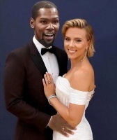 38岁的斯嘉丽大变样，面容憔悴身材松垮成大妈！难怪杜兰特变心了