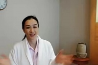 五十二岁钟丽缇现身医院，素颜出镜状态好，引起网友热议