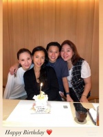 林青霞继女与闺蜜庆生，徐子淇妹妹打扮低调现身，已融入名媛圈子