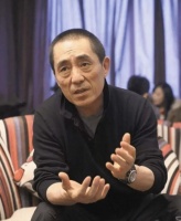 张艺谋给修自行车的弟弟3个选择，弟弟：不稀罕！