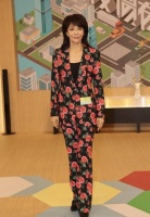 郑裕玲宣布离巢后再现身TVB 为完成此前的工作