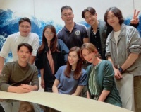 47岁林志玲近照曝光，带老公参加聚会破婚变传闻，面露笑容显优雅