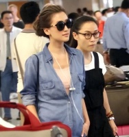 谢婷婷3岁女儿近照，孩子可爱漂亮，亲生父亲身份却仍旧成谜