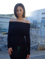 高海宁一家提前为爸爸庆生晒全家福 孝顺女赚钱把全家人都养了