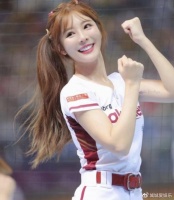 啦啦队美女出轨运动员！与其深夜共处被现任抓包，女方痛哭求原谅