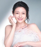 具俊晔露面了！和大S姐姐开心比V，一家人的心情不受影响