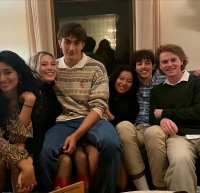 坐其大腿合影，公然亲吻！谷爱凌男友身份揭开，LV公子输得不冤