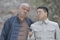 65岁老戏骨李琦吃冰棍不成发飙怒摔？被网友指责浪费可耻