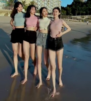 女网红秀身材翻车，配阅兵音乐穿短裤模仿女兵，被指玷污军人形象