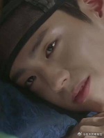 他笑起来是那般的温柔