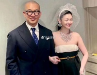 台媒曝汪小菲在台北家中的豪车，目前由具俊晔来驾驶，去夜店工作