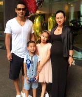 几个孩子明明和自己很像，却又各个都像笑星，赵文卓基因转弯了！