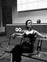 不愧是国内第一个拍内衣广告的明星！