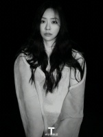 张靓颖微博发文 在线询问“阳一天算阳过么”