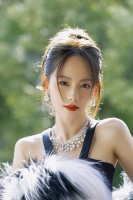 张嘉倪靠离婚拼事业？俞灏明劈腿？谭松韵许凯不和？小四嫌弃虞书欣？张小斐被大花坑？彭楚粤蹭资源？