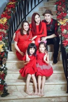 钟丽缇大女儿晒性感！穿吊带背心上围丰满，曾获得选美亚军