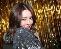 TVB女神混血模样惹争议！多次被传整容，与母亲不像遭要求验DNA