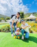 TVB视后为儿子庆祝1岁生日！小家伙正面照罕见曝光，被指太像爸