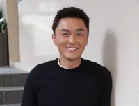 TVB知名男星被判入狱即时服刑！未遭公司封杀，富贵女友不离不弃