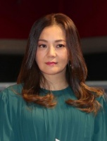 48岁华原朋美宣布离婚，与渣男丈夫结婚仅一年多，将离开经纪公司