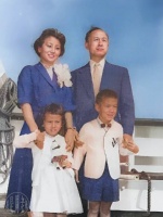 1955年，钱学森一家启程回国时……