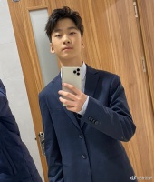 张亮儿子张悦轩晒托福成绩 否认看直播关注网红