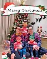 胡杏儿夫妇撇下3个儿子享受烛光晚餐 互晒甜蜜视角庆祝结婚7周年