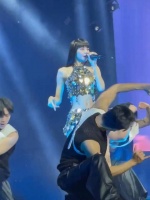 再看一遍Lisa在BLACKPINK世巡上的这个舞台……