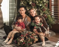 53岁郑嘉颖自曝夫妻生活，把小22岁娇妻宠成公主，相处女尊男卑