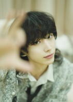 选秀男选手自曝被同性选手性骚扰，被迫同躺一张床，此人排名较高