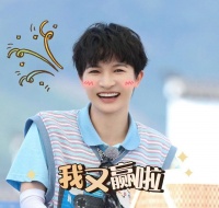 天选打工人周深，如何应付六场表演，成跨年最忙的歌手