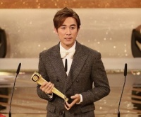 TVB人气视帝结婚8周年秀恩爱！妻子未婚先孕，同为演员长相甜美